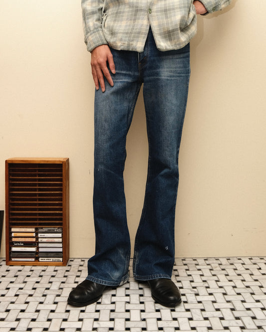101. Levi's 646 Bell Bottom Denim Pants