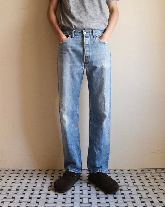 14. Levi's 501 Straight Denim Pants / W34 L30