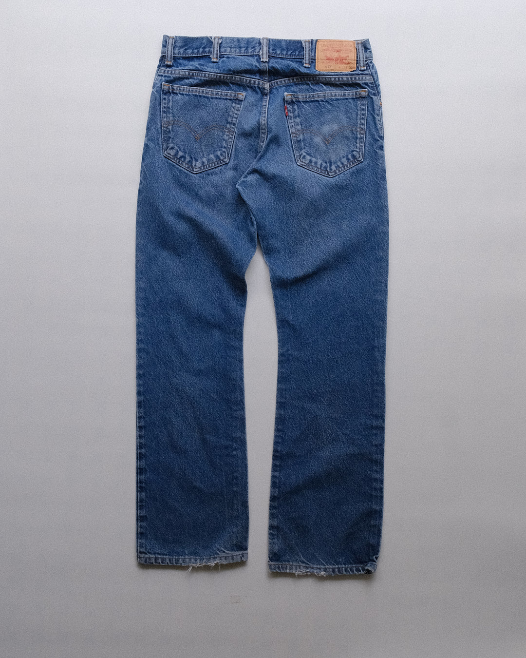 19. Levi's 517 Bootcut Denim Pants / W33 L32