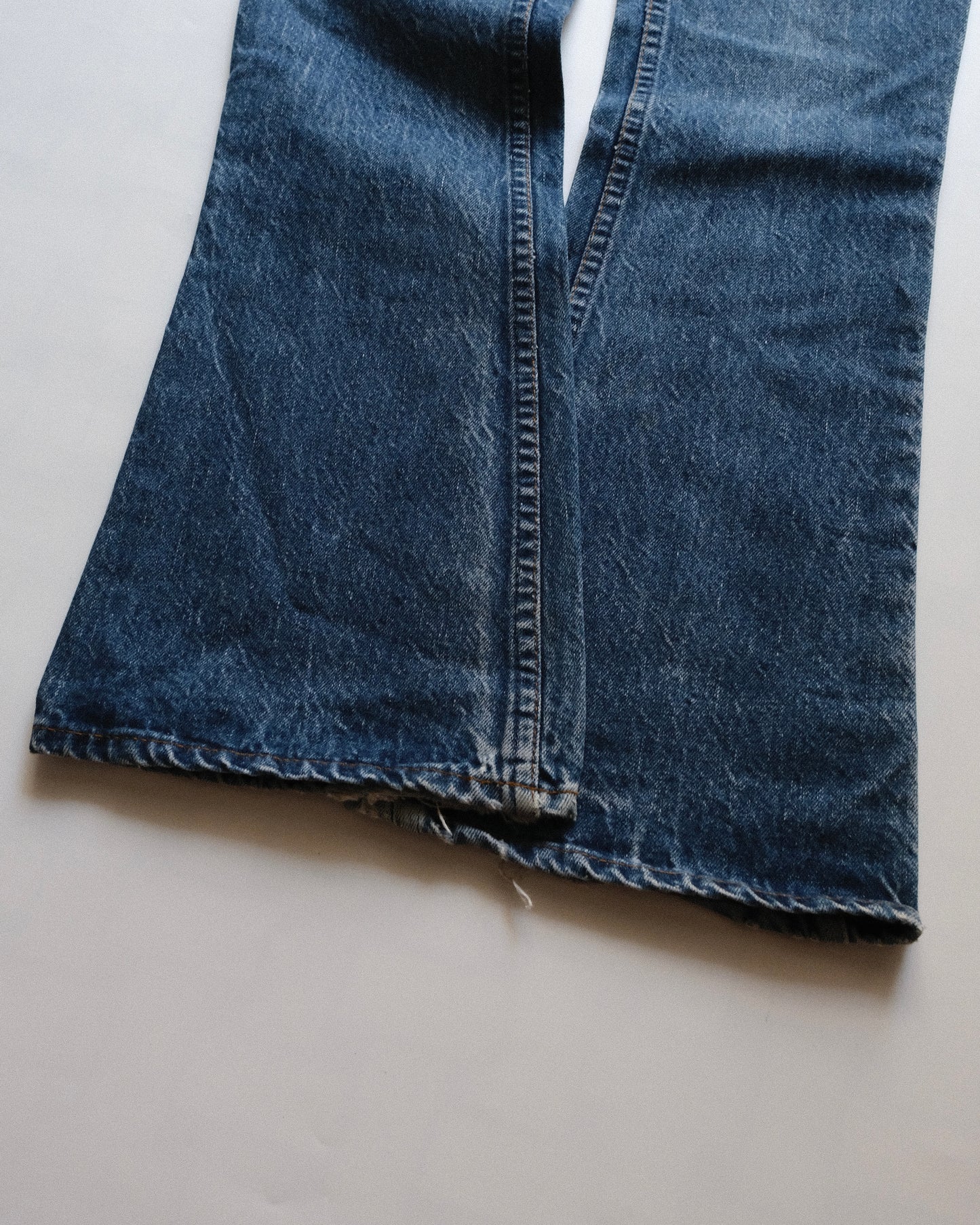 80. Levi's 646 Bell Bottom Denim Pants