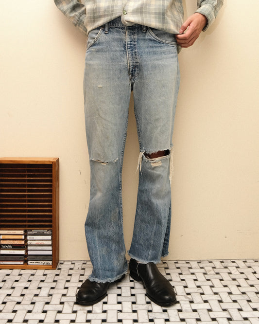 102. Levi's 646 Bell Bottom Denim Pants