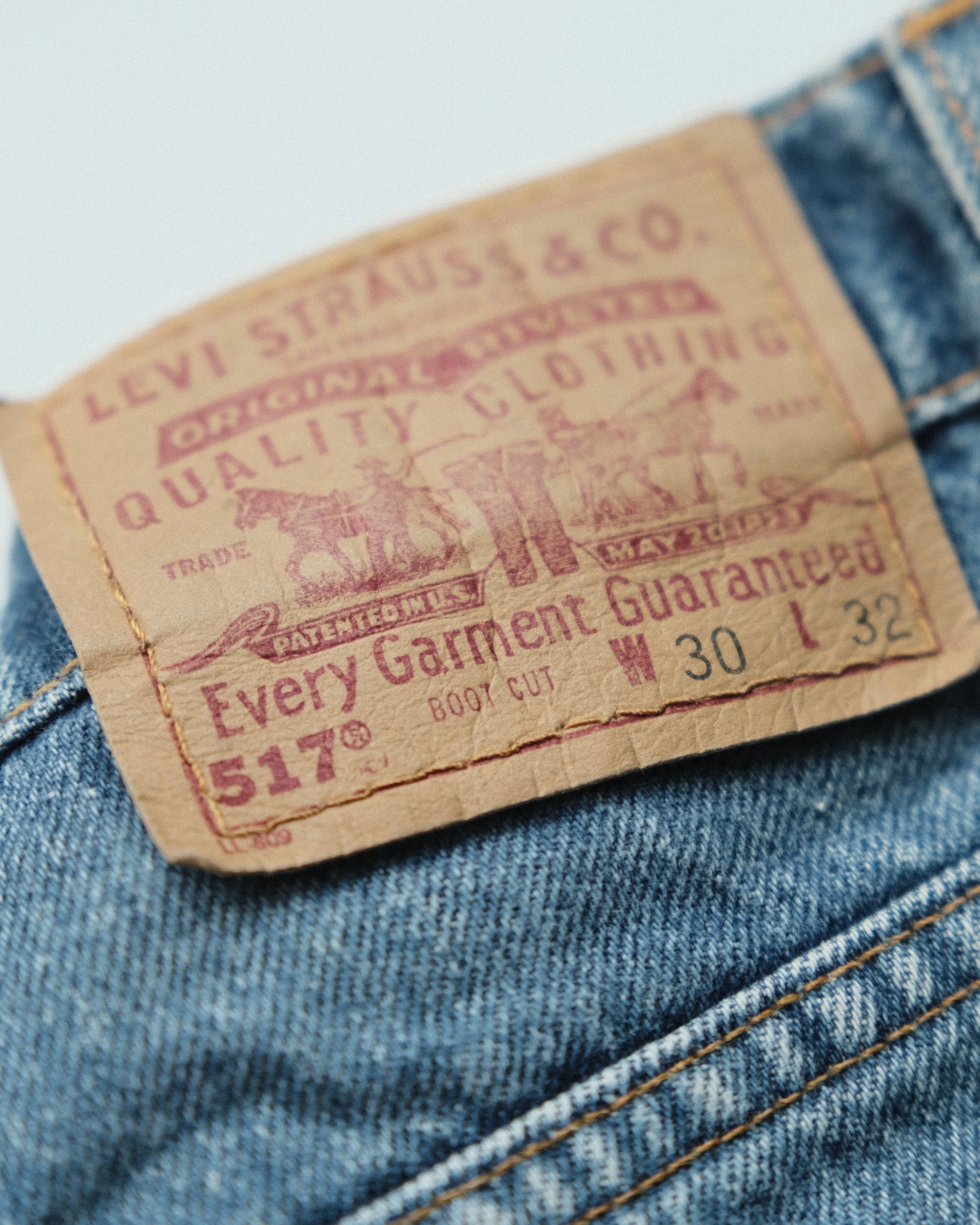 35. Levi's 517 Bootcut Denim Pants / W30 L32