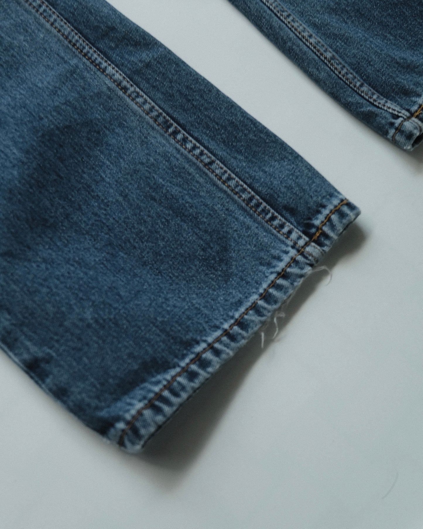 39. Levi's 527 Slim Fit Bootcut Denim Pants / W33 L32