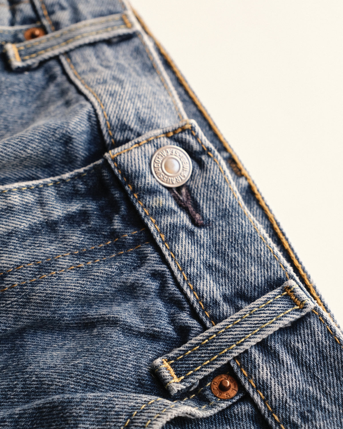 A12. Levi's 517 Bootcut Denim Pants W30 / L30