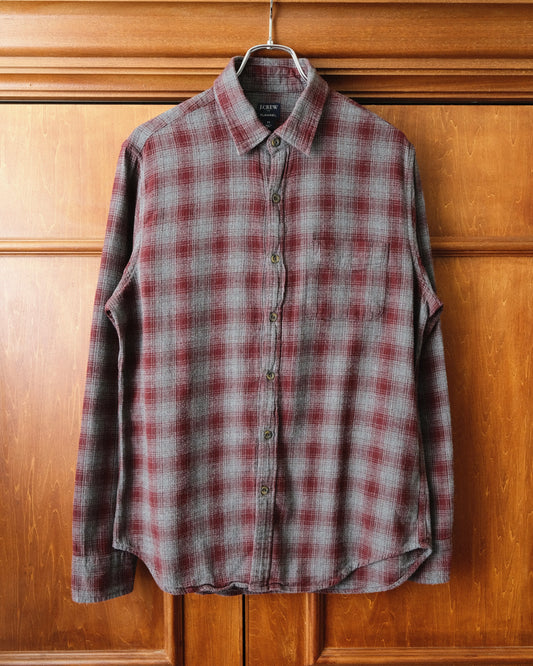 祐天寺・五本木エリアの古着屋。学芸大学からもアクセスしやすく、リーバイスのデニムやヴィンテージスウェットなどを取り扱うセレクトショップ。