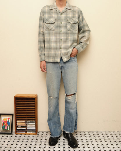 102. Levi's 646 Bell Bottom Denim Pants