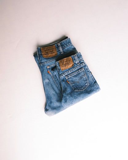 15. Levi's 505 Tapered Straight Denim Pants / W32 L30
