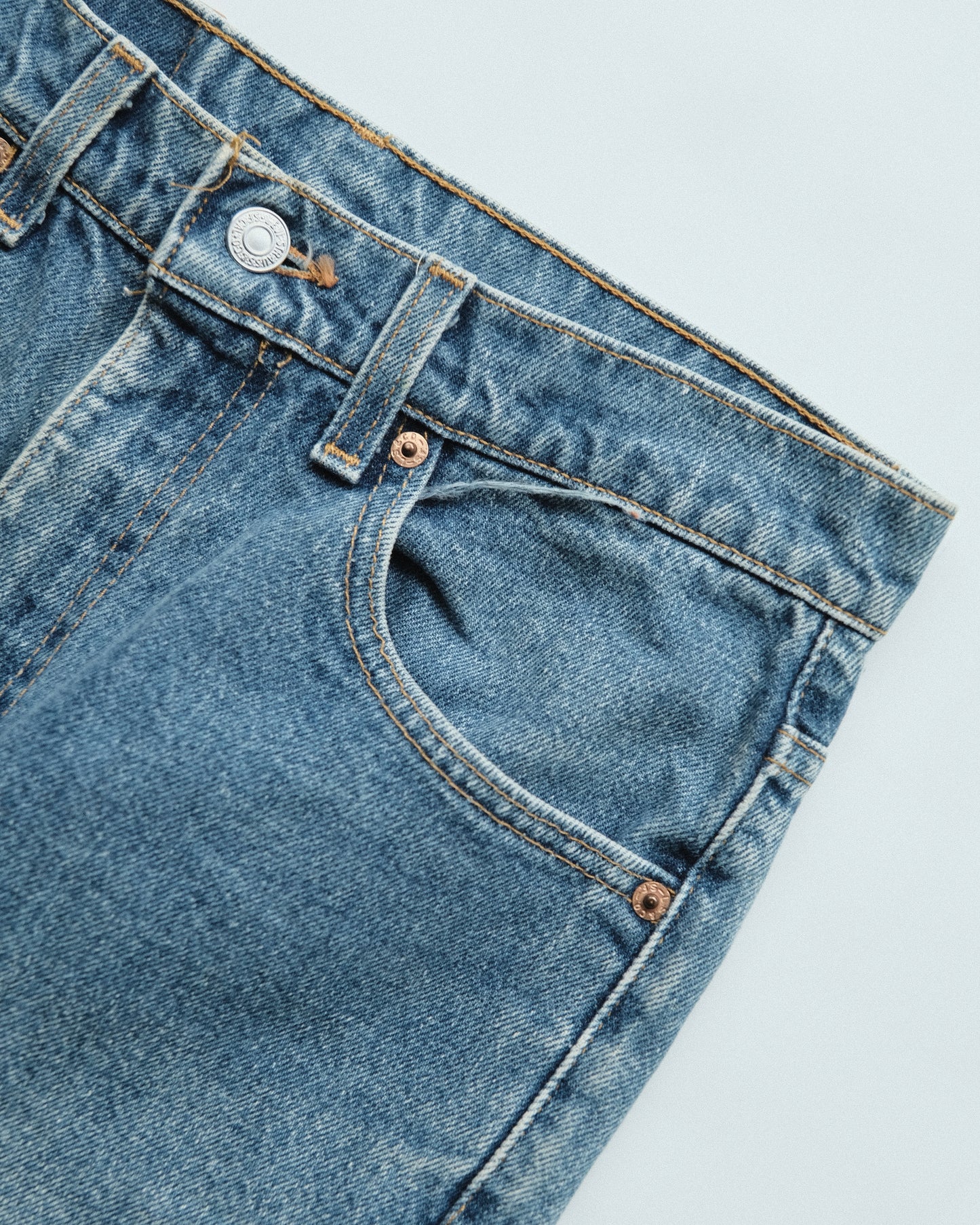 35. Levi's 517 Bootcut Denim Pants / W30 L32