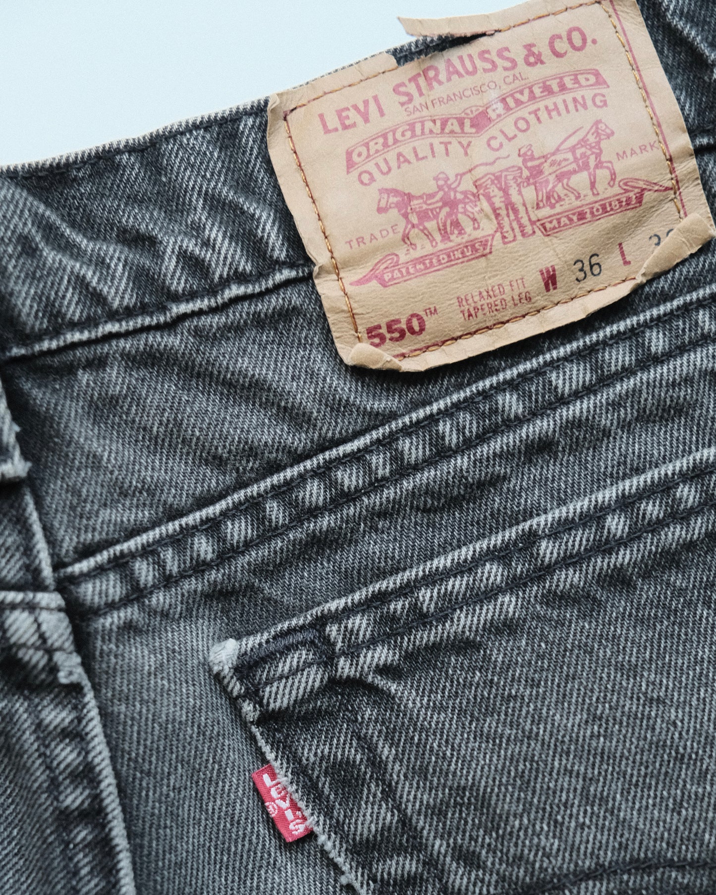 44. Levi's 550 Relaxed Fit Denim Pants / W36 L32