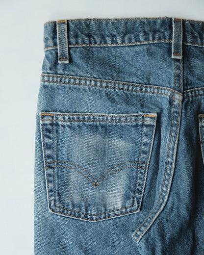 35. Levi's 517 Bootcut Denim Pants / W30 L32