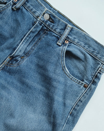 39. Levi's 527 Slim Fit Bootcut Denim Pants / W33 L32