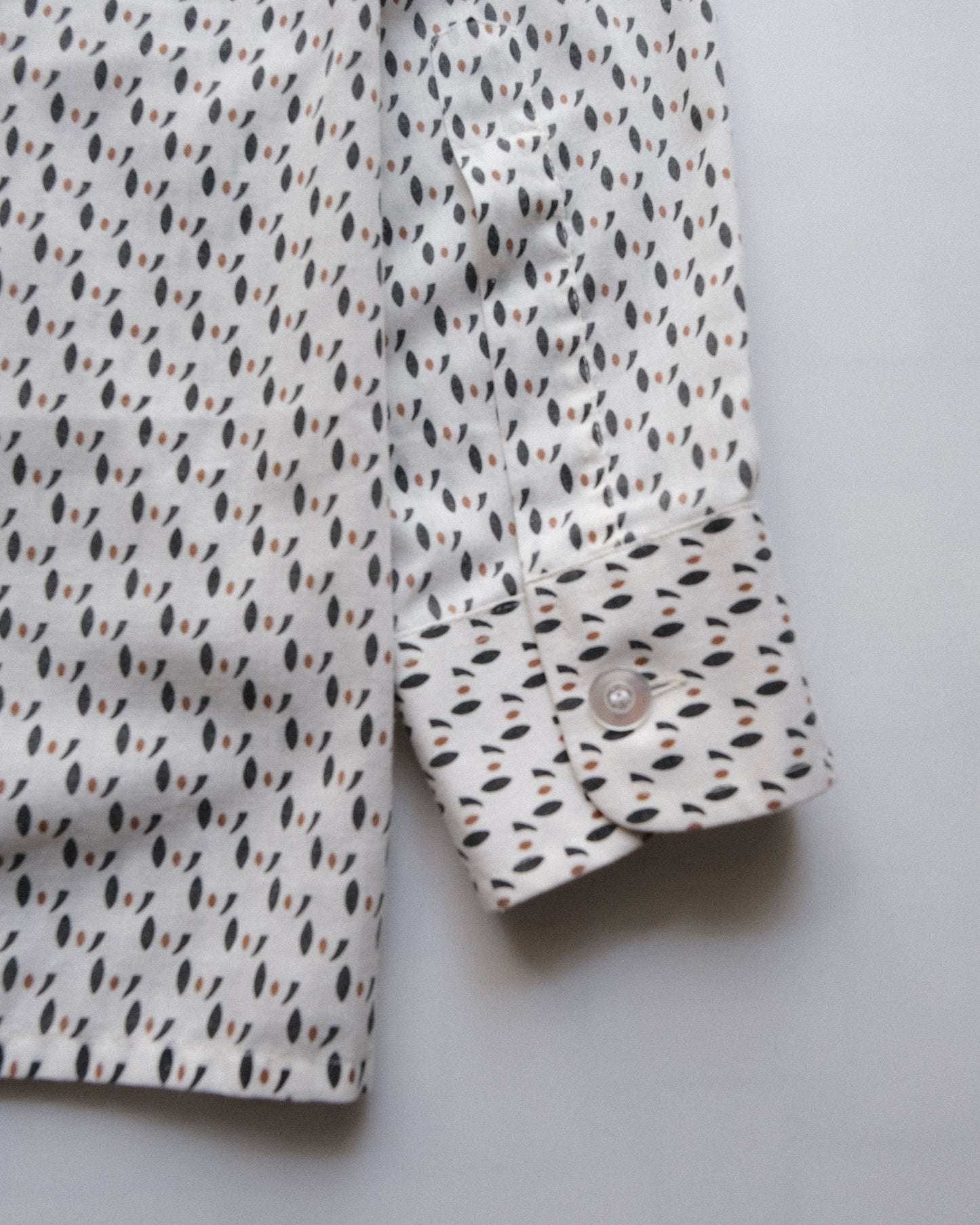 Creation Heinz Qertergaard -     patterned shirt