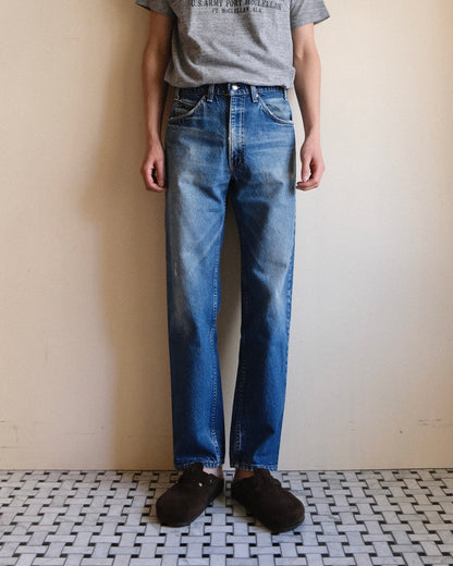 43. Levi's 505 Tapered Straight Denim Pants / W33 L31